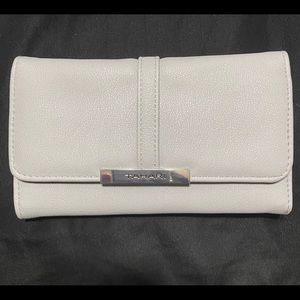 Tahari Wallet (never used)
